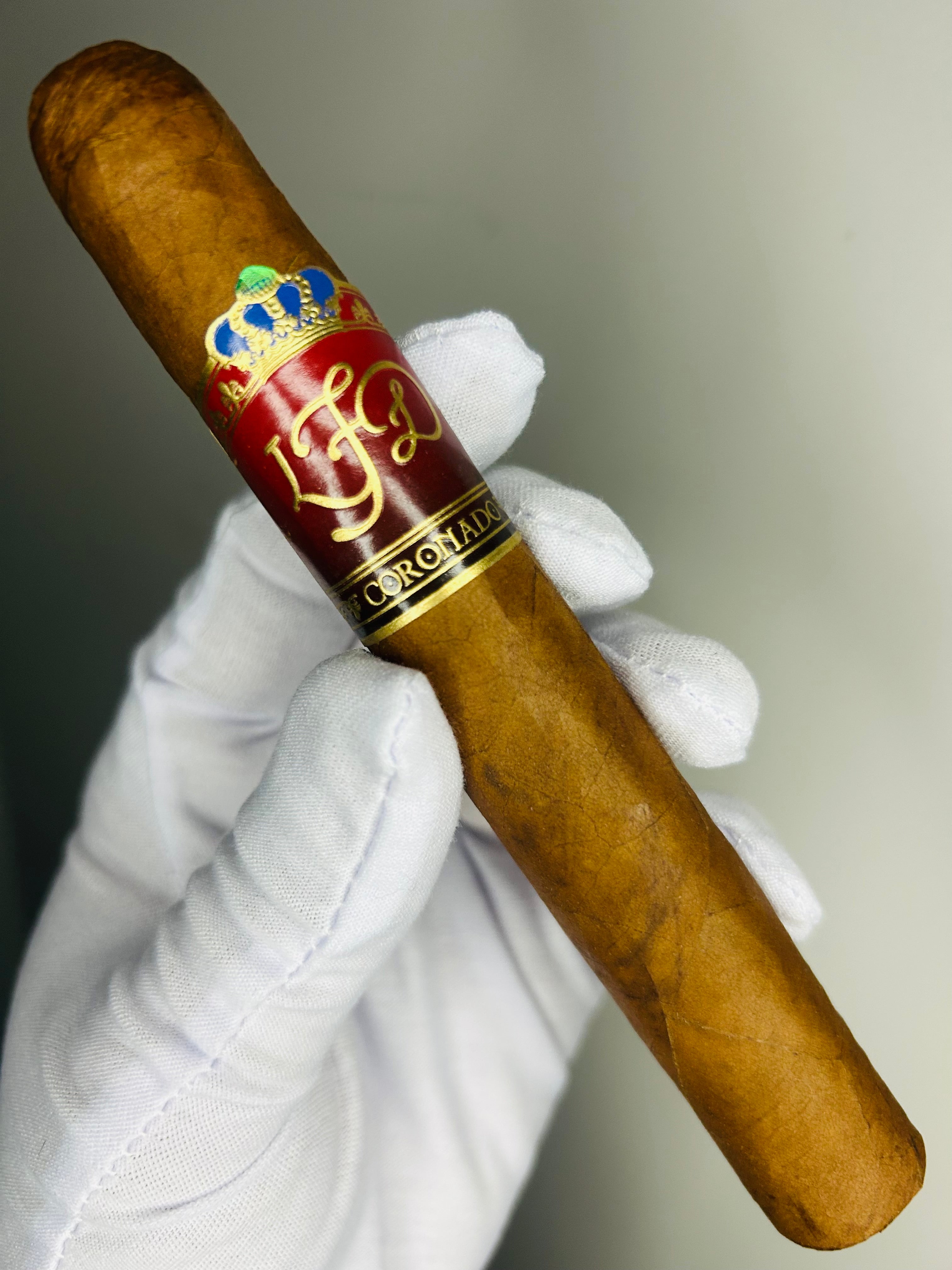 Charuto La Flor Dominicana Coronado Toro