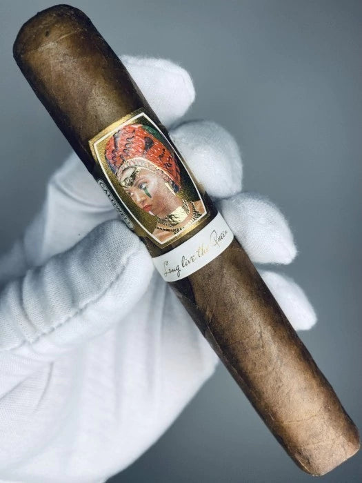 Charuto Caldwell Long Live the Queen Toro